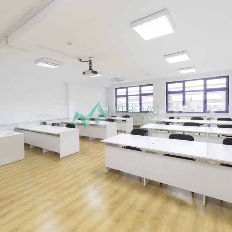 Lokal Prodaja Novi Sad  800 m2
