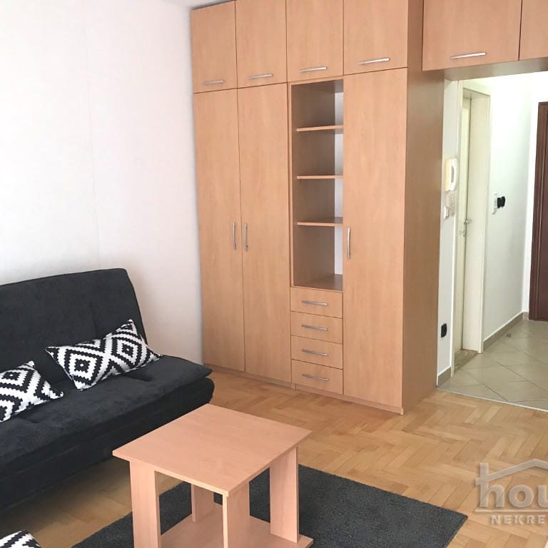 Stan Izdavanje Novi Sad  24 m2