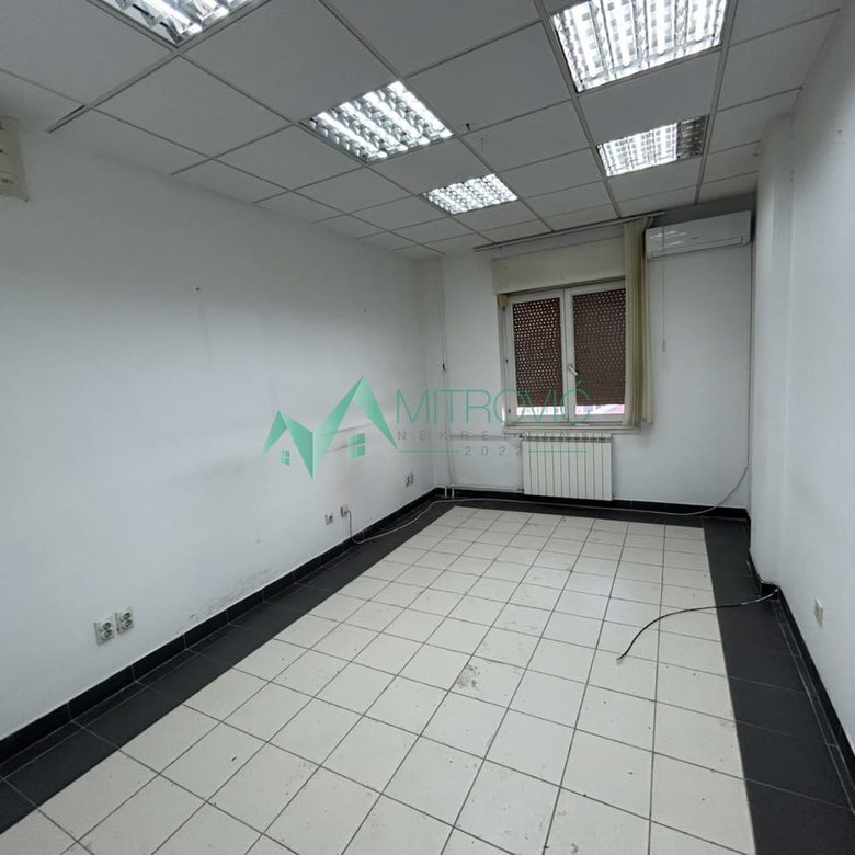Lokal Prodaja Novi Sad  395 m2