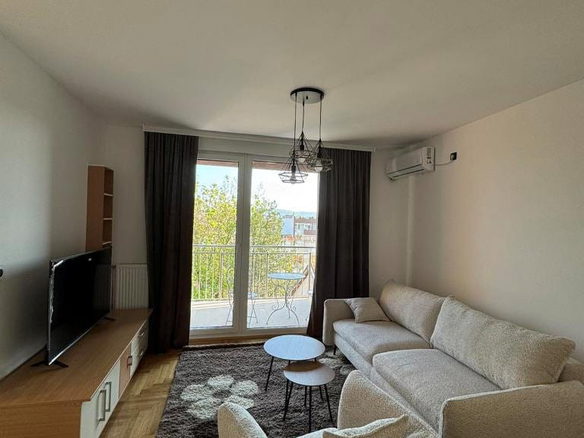 Stan Izdavanje Novi Sad  69 m2