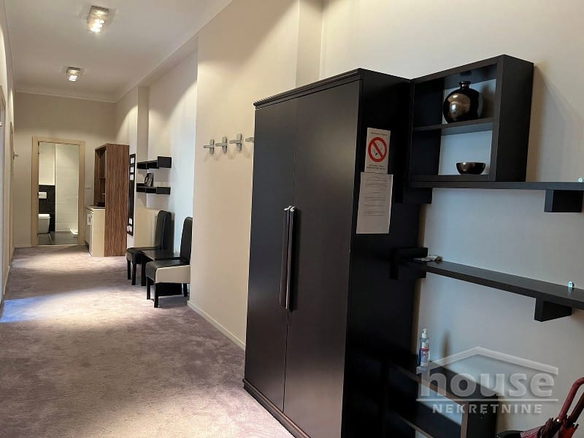Lokal Izdavanje Novi Sad  88 m2