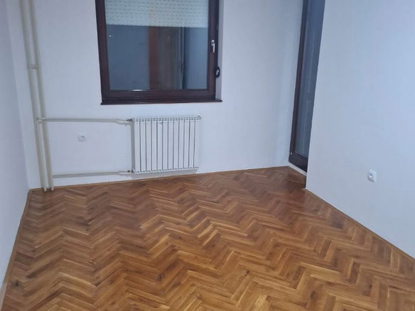 Stan Izdavanje Novi Sad  96 m2