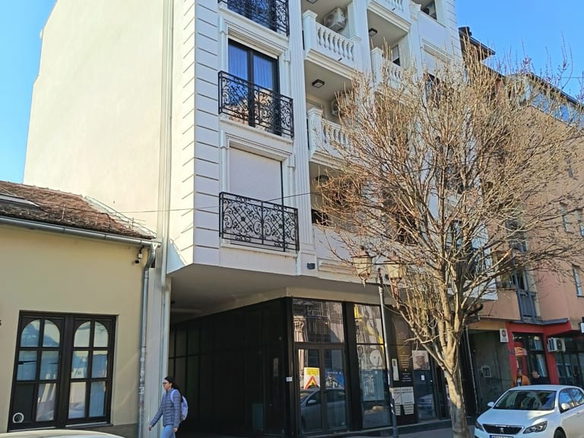 Garaža Izdavanje Novi Sad  12 m2