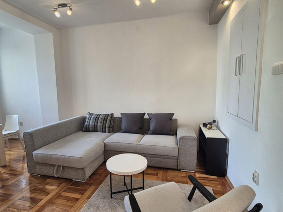 Stan Izdavanje Novi Sad  72 m2