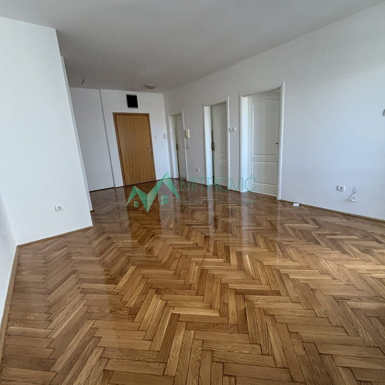 Stan Prodaja Novi Sad  50 m2