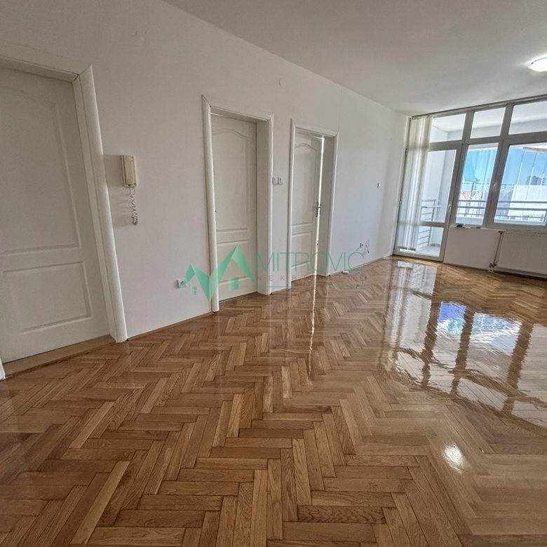 Stan Prodaja Novi Sad  50 m2