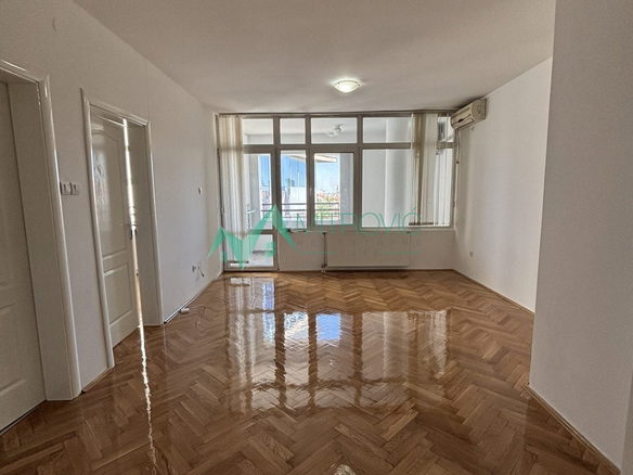 Stan Prodaja Novi Sad  50 m2