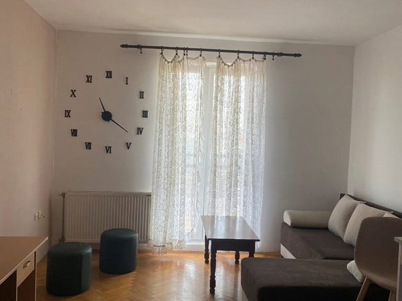 Stan Izdavanje Novi Sad  24 m2