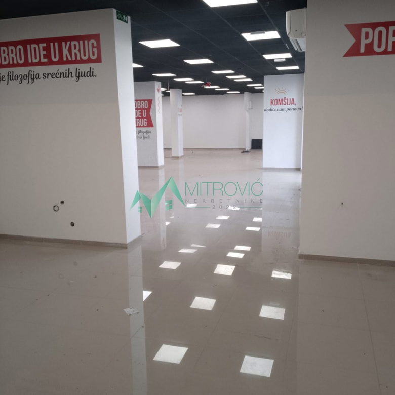 Lokal Prodaja Novi Sad  292 m2