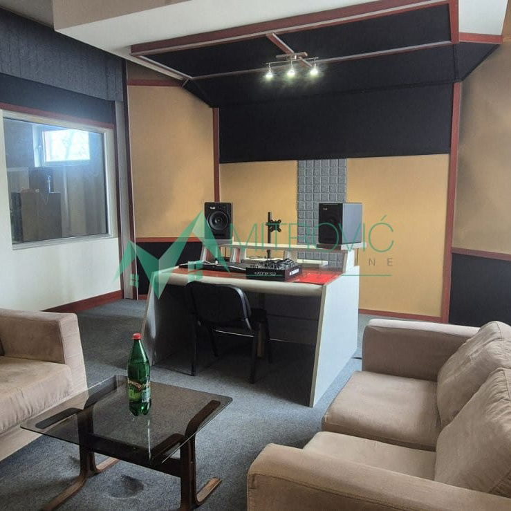 Lokal Prodaja Novi Sad  620 m2