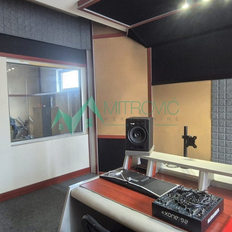 Lokal Prodaja Novi Sad  620 m2