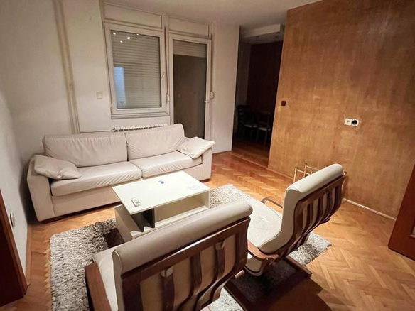 Stan Izdavanje Novi Sad  45 m2