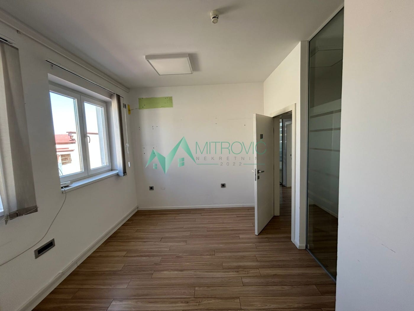 Lokal Prodaja Novi Sad  290 m2