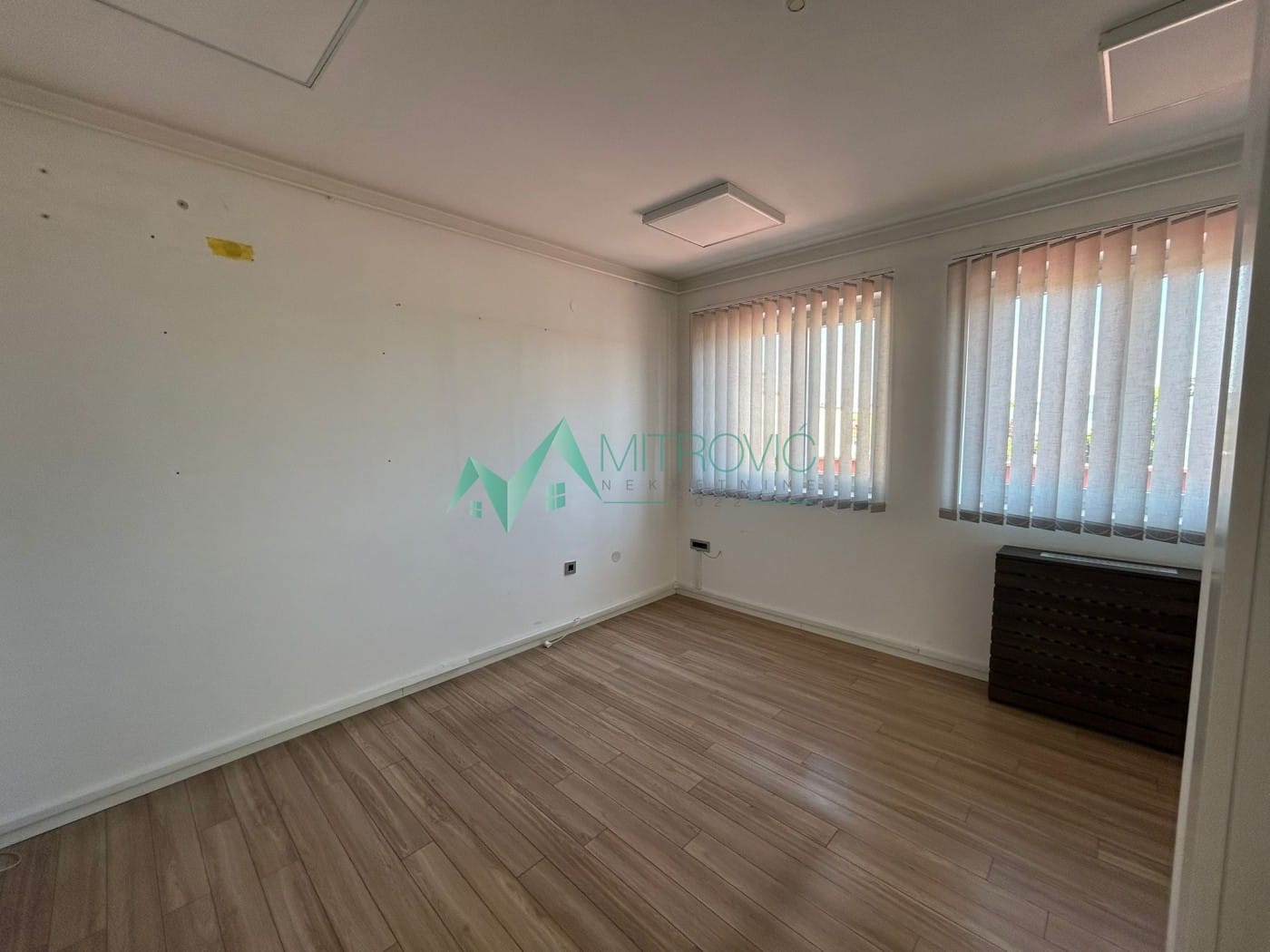 Lokal Prodaja Novi Sad  290 m2