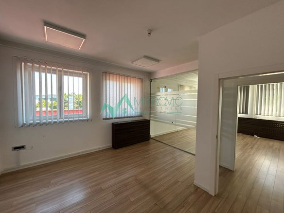 Lokal Prodaja Novi Sad  290 m2