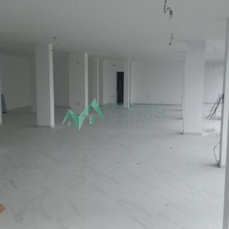 Lokal Prodaja Novi Sad  421 m2