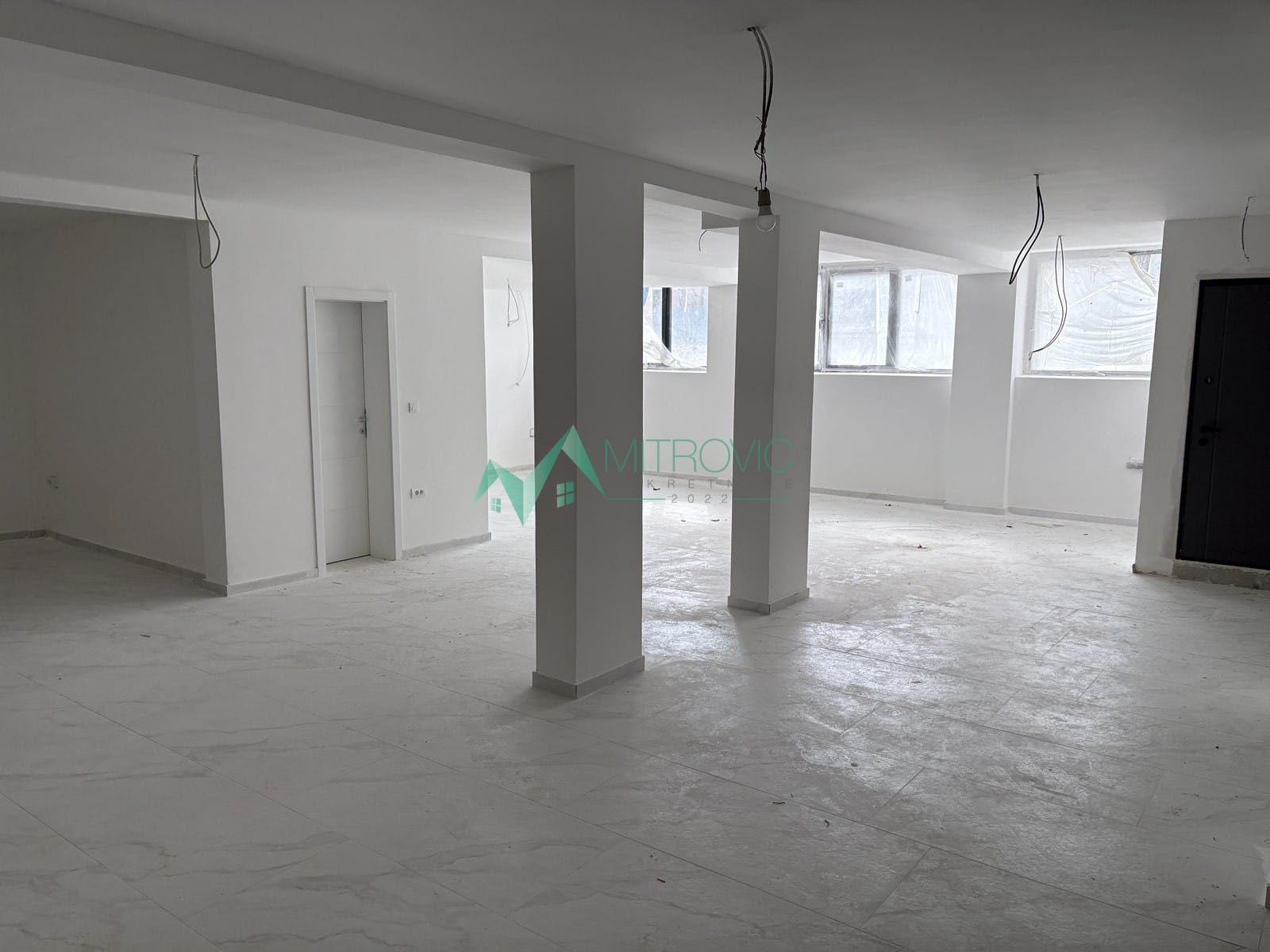 Lokal Prodaja Novi Sad  421 m2