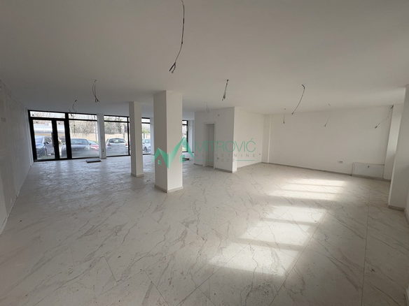 Lokal Prodaja Novi Sad  421 m2