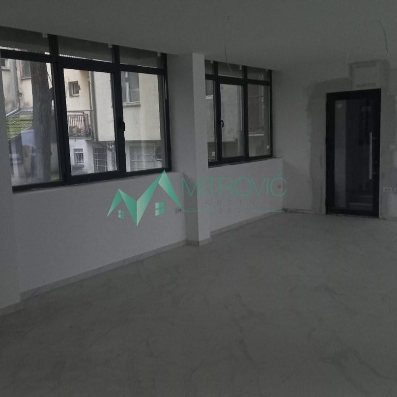 Lokal Prodaja Novi Sad  421 m2