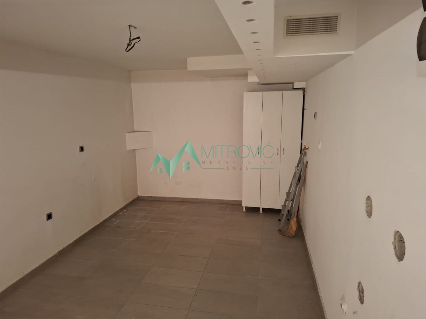 Lokal Prodaja Novi Sad Lokal Prodaja Novi Sad 73 m2