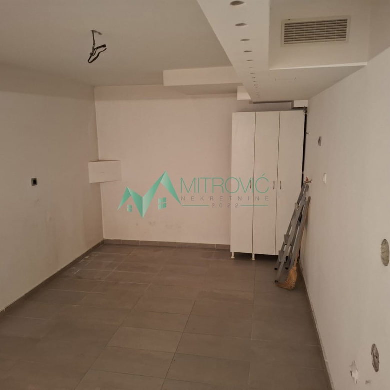 Lokal Prodaja Novi Sad  73 m2