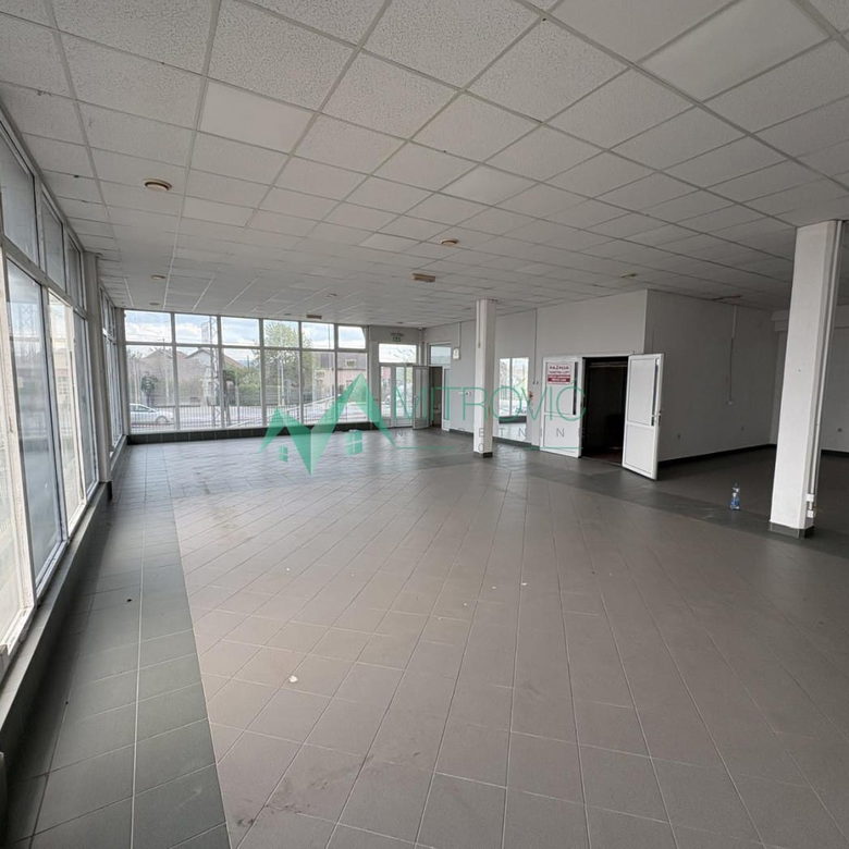 Lokal Prodaja Novi Sad  1044 m2