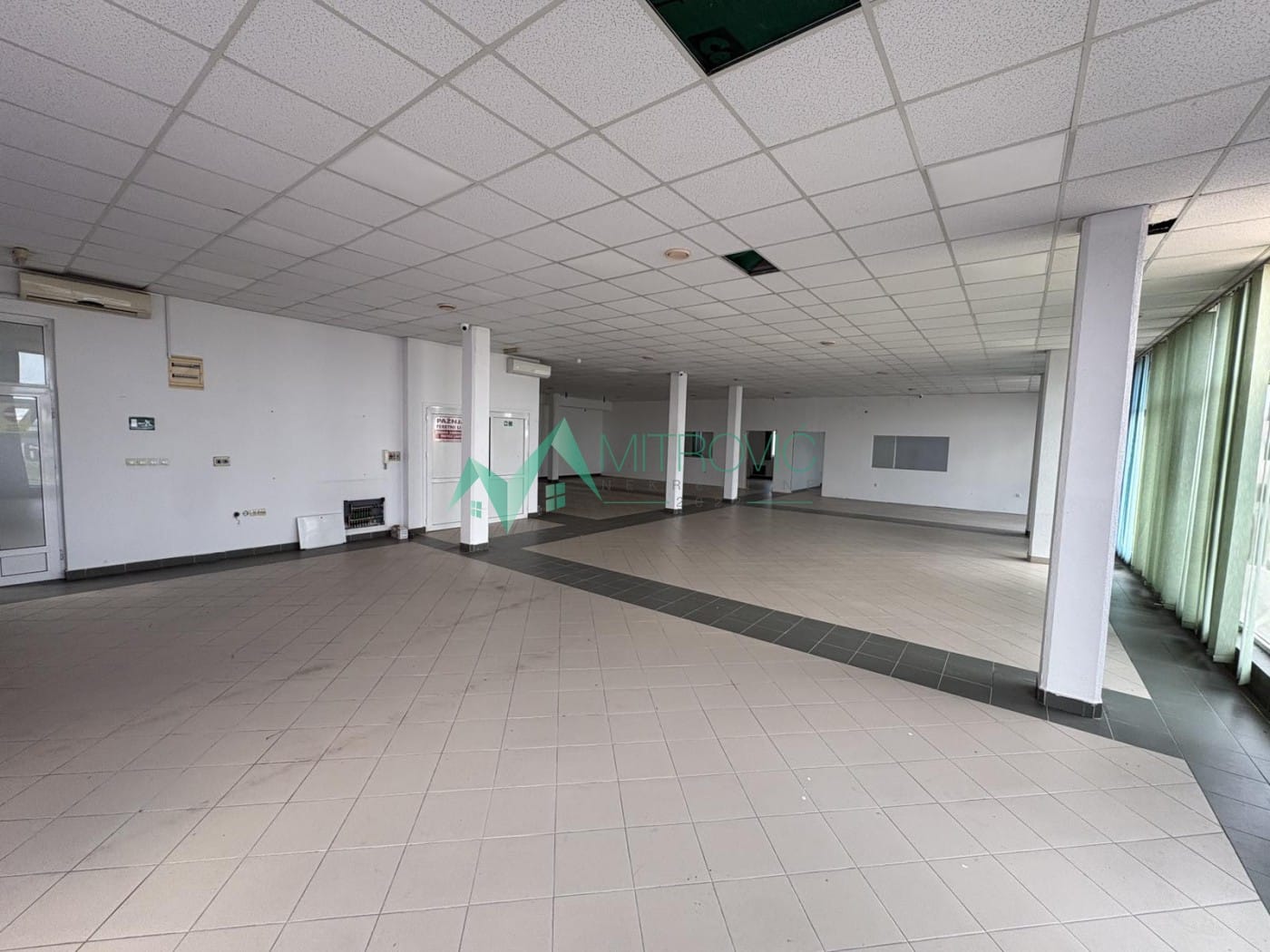 Lokal Prodaja Novi Sad  1044 m2
