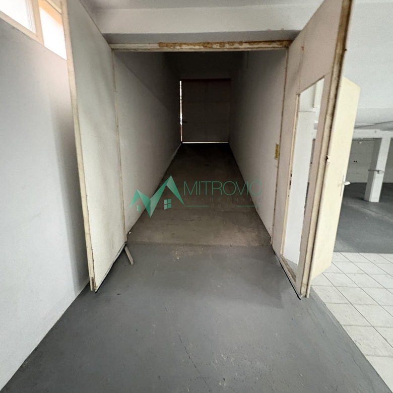 Lokal Prodaja Novi Sad  1044 m2
