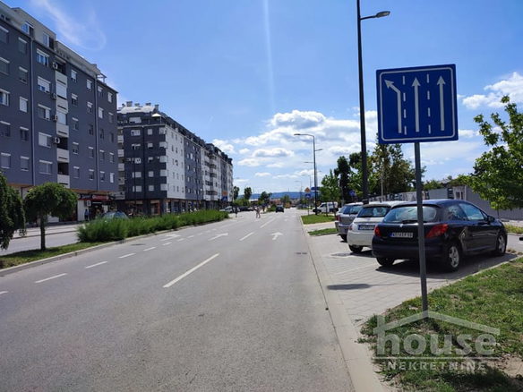 Lokal Izdavanje Novi Sad  420 m2