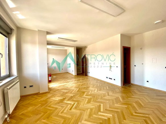 Lokal Prodaja Novi Sad  162 m2