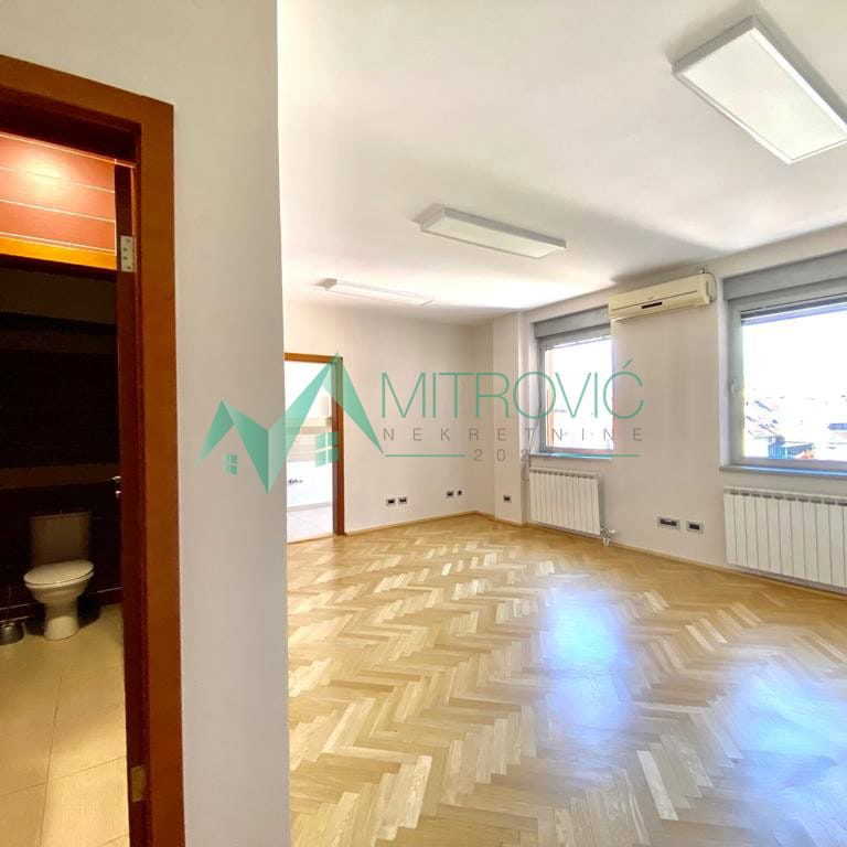 Lokal Prodaja Novi Sad  162 m2