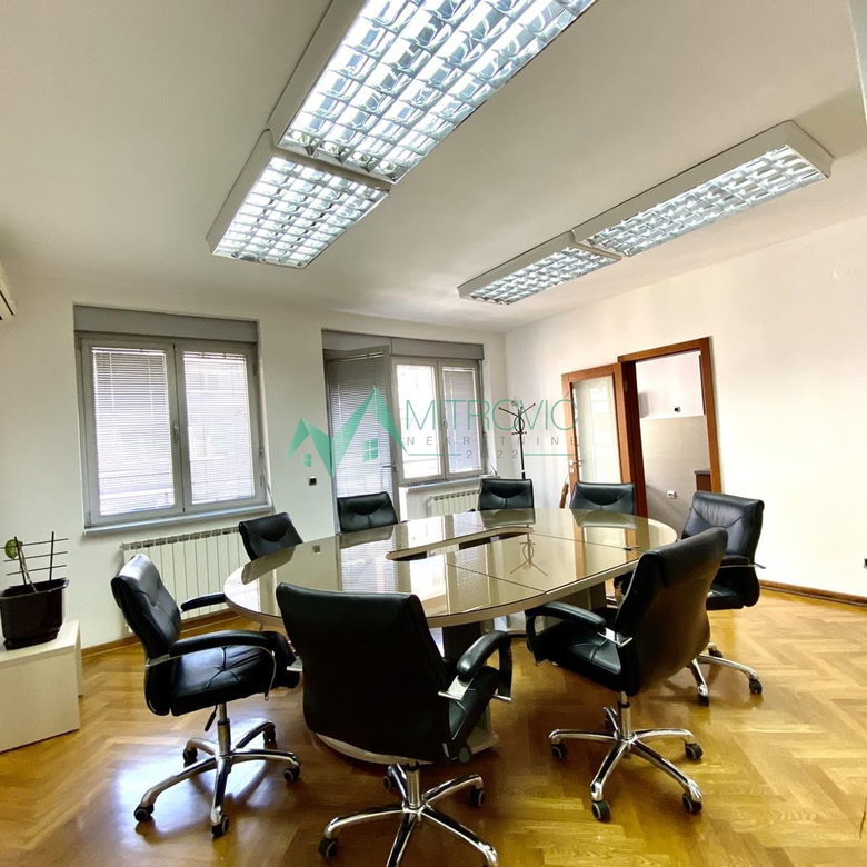 Lokal Prodaja Novi Sad  117 m2