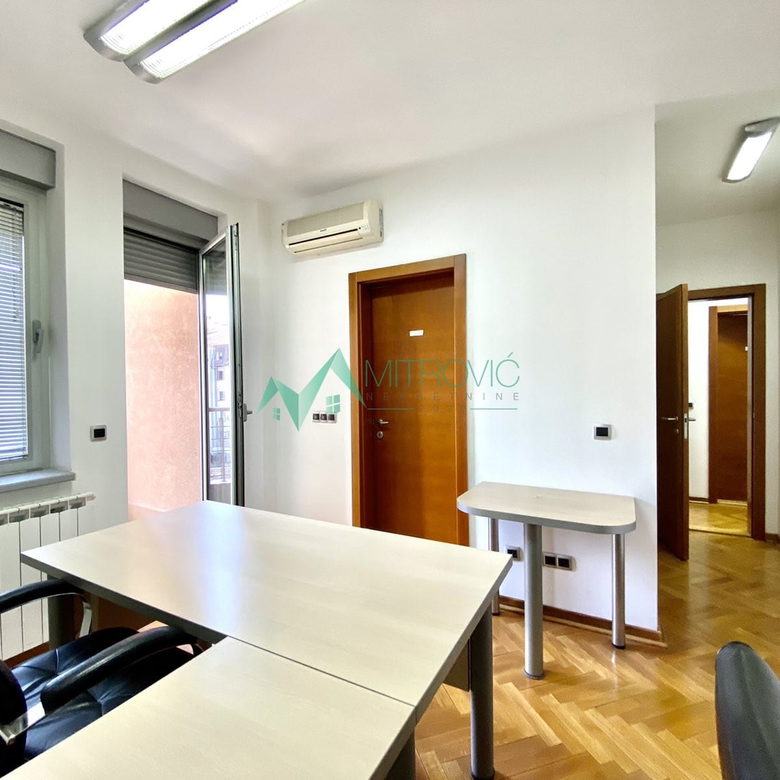 Lokal Prodaja Novi Sad  117 m2