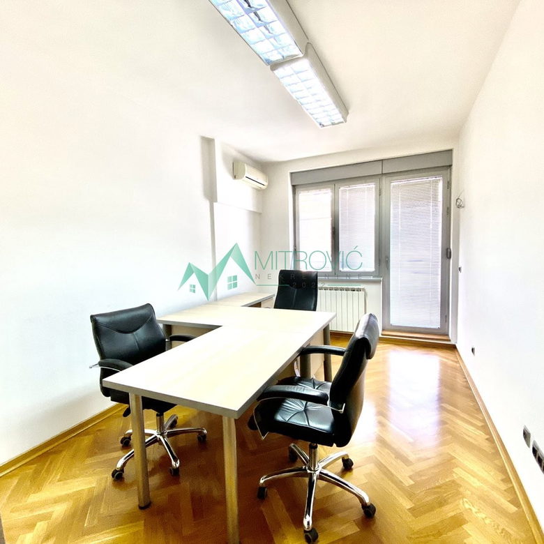 Lokal Prodaja Novi Sad  117 m2