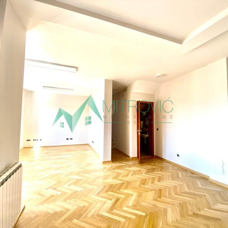 Lokal Prodaja Novi Sad  182 m2