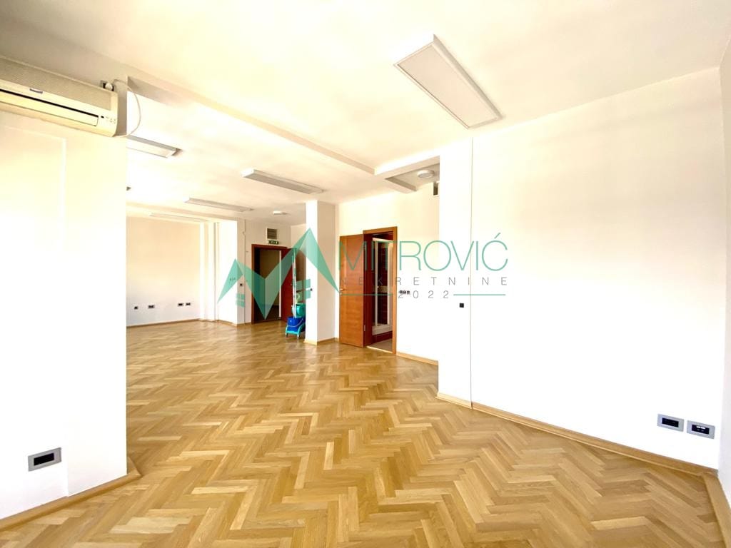 Lokal Prodaja Novi Sad Lokal Prodaja Novi Sad 182 m2