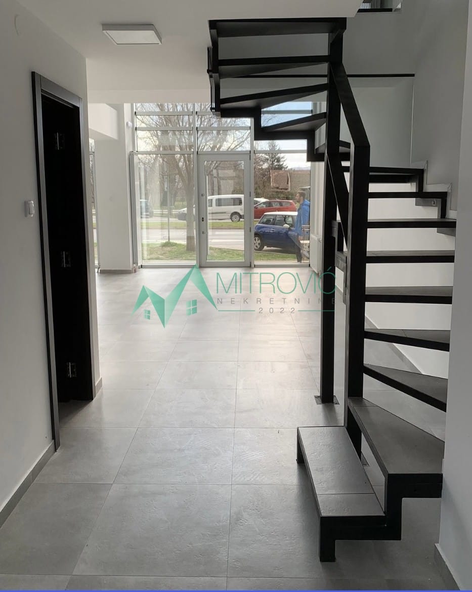 Lokal Prodaja Novi Sad  350 m2