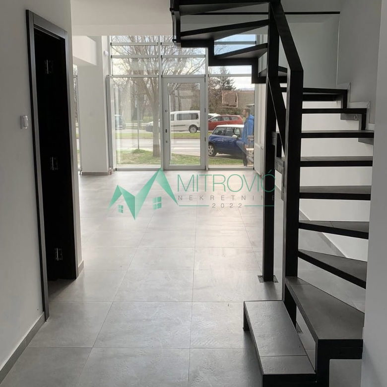 Lokal Prodaja Novi Sad  350 m2