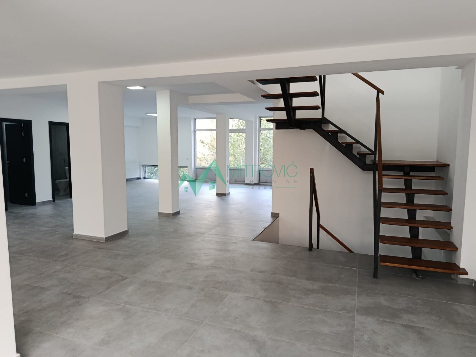 Lokal Prodaja Novi Sad  350 m2