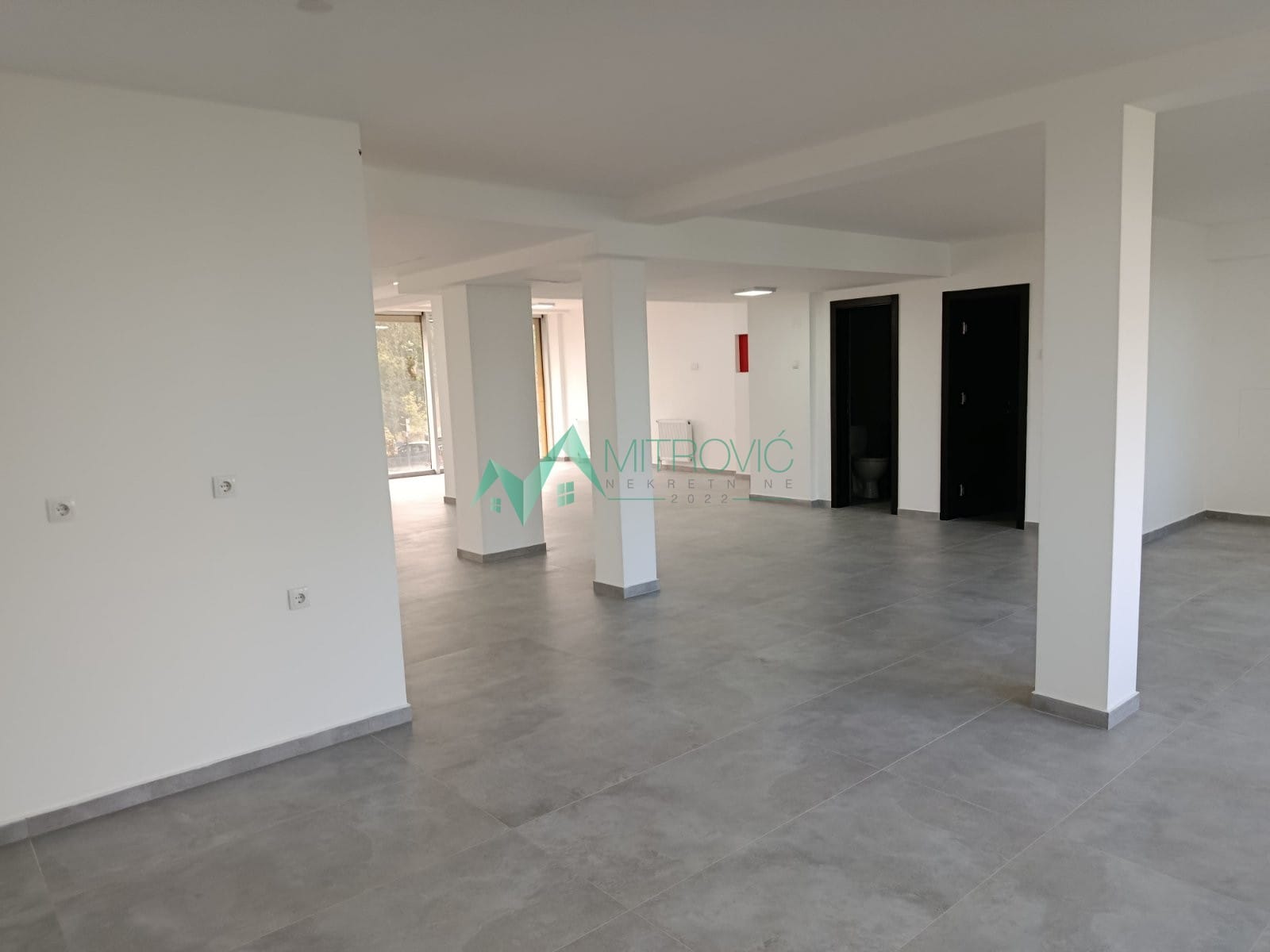 Lokal Prodaja Novi Sad  350 m2