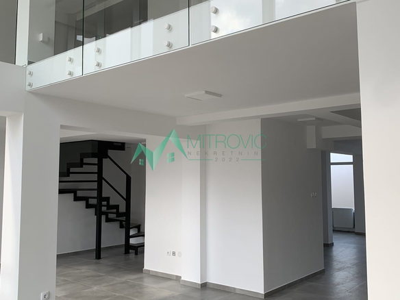 Lokal Prodaja Novi Sad  182 m2