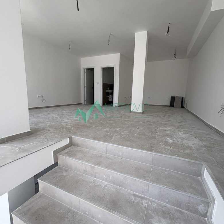 Lokal Prodaja Novi Sad  134 m2