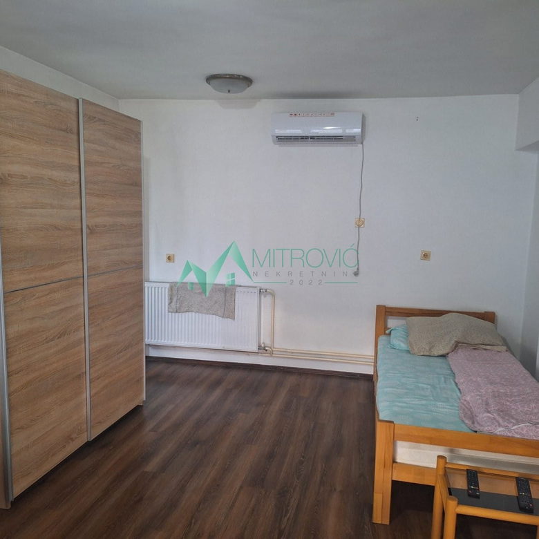 Stan Prodaja Veternik  60 m2