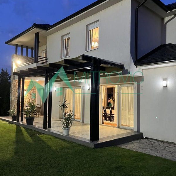 Kuća Prodaja Novi Sad  226 m2