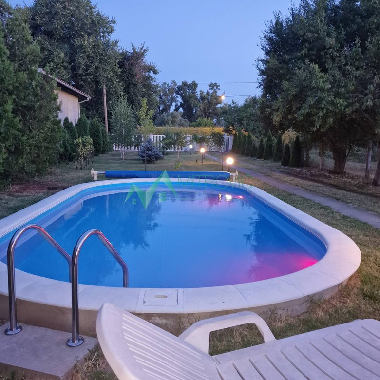Kuća Prodaja Futog  122 m2