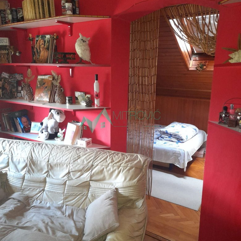Kuća Prodaja Futog  330 m2