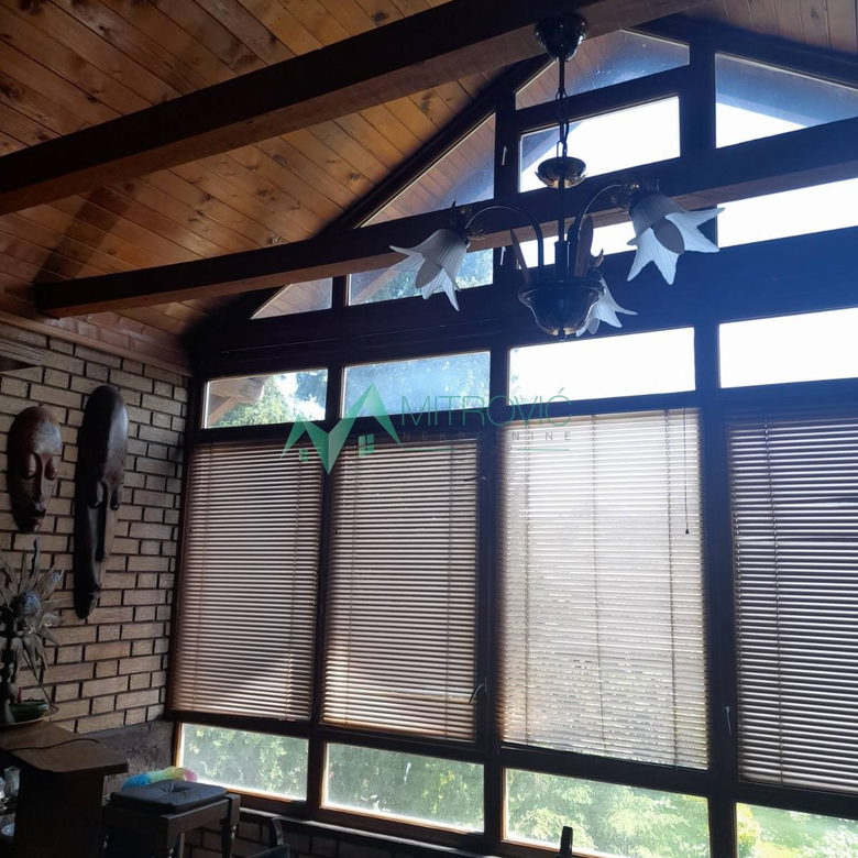 Kuća Prodaja Futog  330 m2