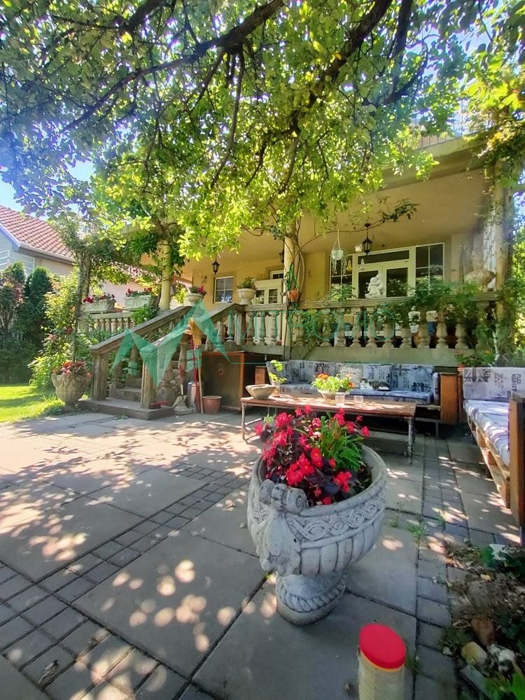 Kuća Prodaja Stari Banovci  260 m2