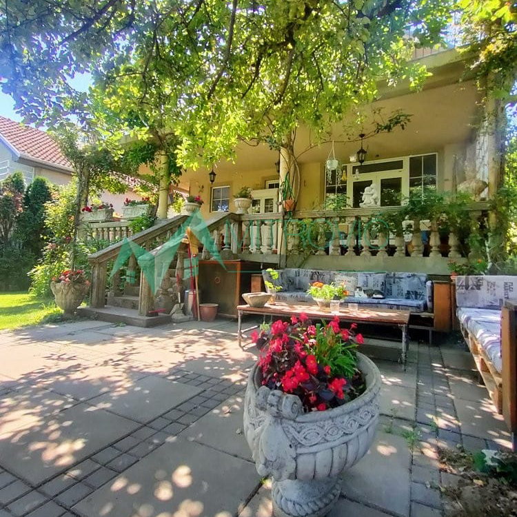 Kuća Prodaja Stari Banovci  260 m2