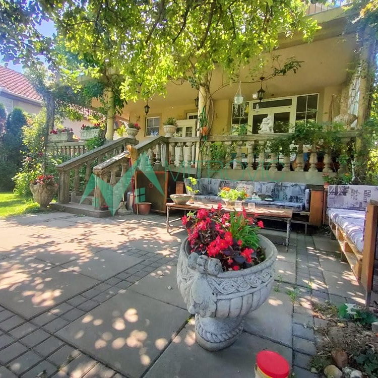 Kuća Prodaja Stari Banovci  260 m2
